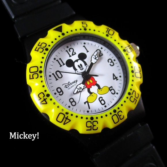 Mickey Mouse (Ladies or kids) - Sweet Yellow & Black Combo - NOS/Quartz - Picture 1 of 4